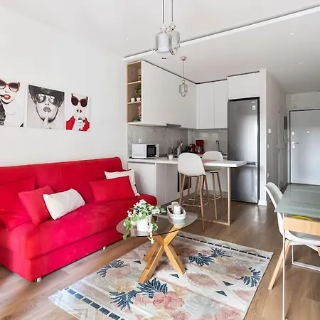 Red Velvet Apt Near City Centre Thessaloniki Exterior photo